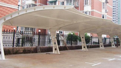 張拉膜結(jié)構(gòu)車棚的安裝步驟