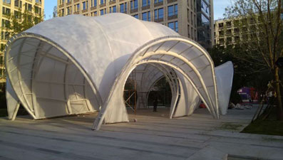 如何防止北京膜結(jié)構(gòu)的膜面積水—維護(hù)膜結(jié)構(gòu)建筑的干爽與美觀