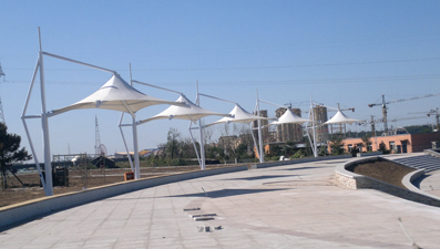 北京膜結(jié)構(gòu)搭建：小型膜結(jié)構(gòu)的多重作用與價(jià)值